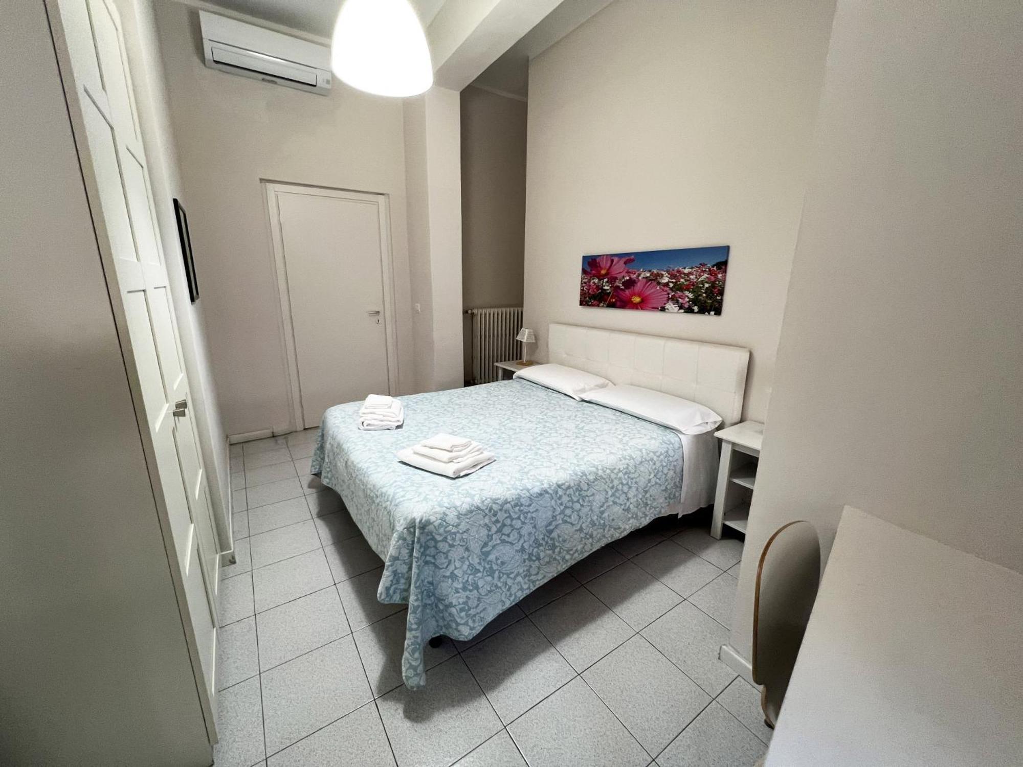 Easyrooms One Parma Ngoại thất bức ảnh